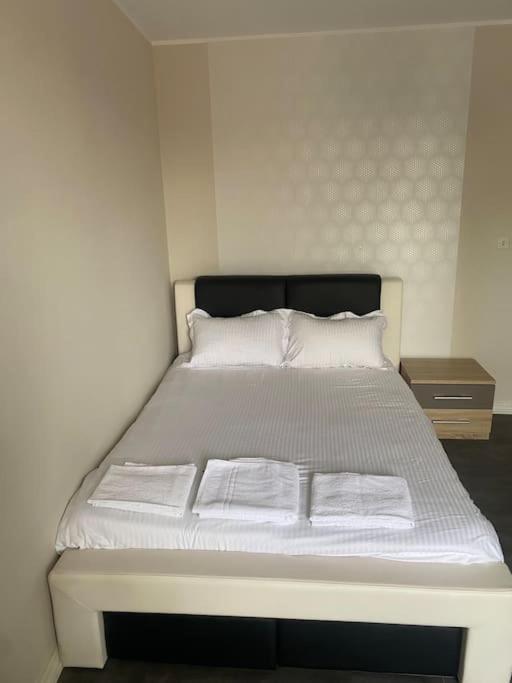 Appartement 2 Mesnils-sur-Iton ภายนอก รูปภาพ